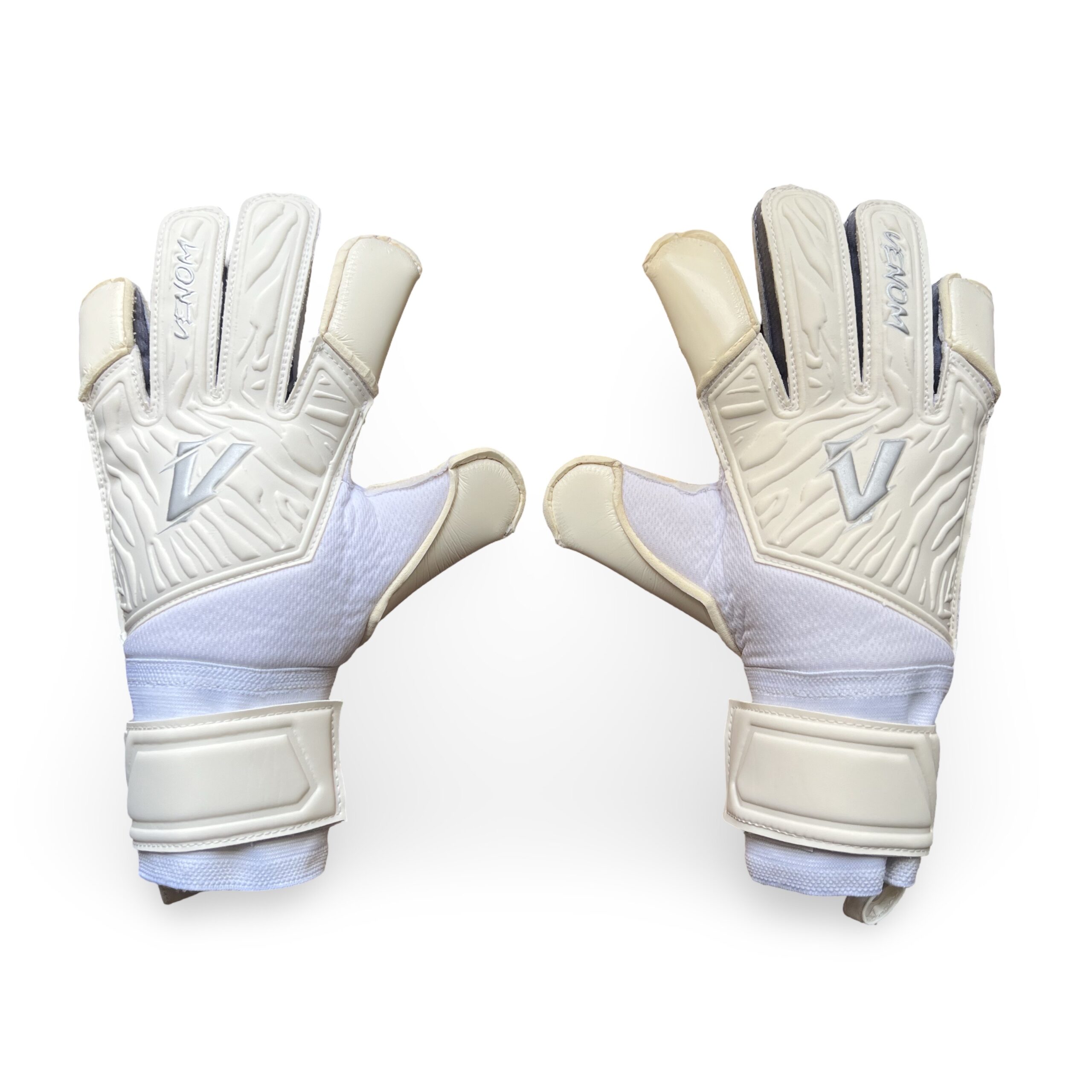 VENOM (White/Silver)